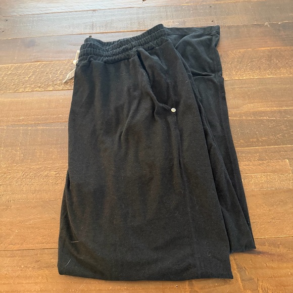 Vuori Fleece Black men’s open bottom  Jogger Pants XL - Picture 3 of 6